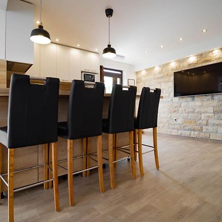 Apartments Marinici Rijeka - With Private Parking מראה חיצוני תמונה