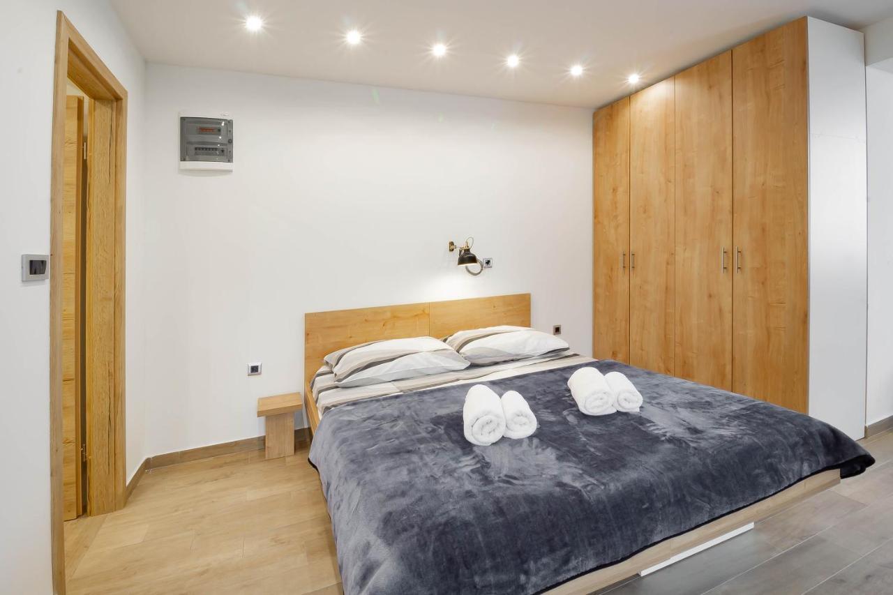 Apartments Marinici Rijeka - With Private Parking מראה חיצוני תמונה