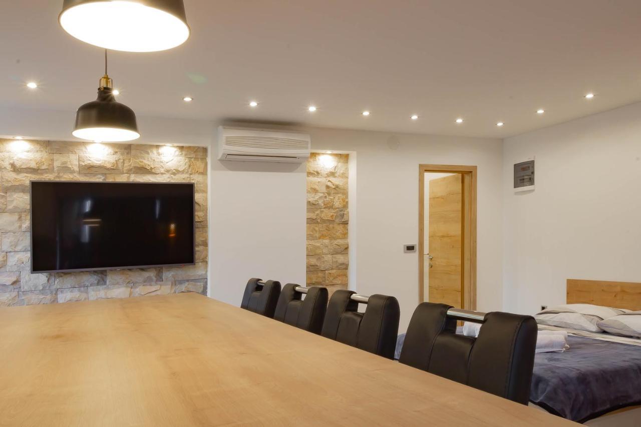 Apartments Marinici Rijeka - With Private Parking מראה חיצוני תמונה